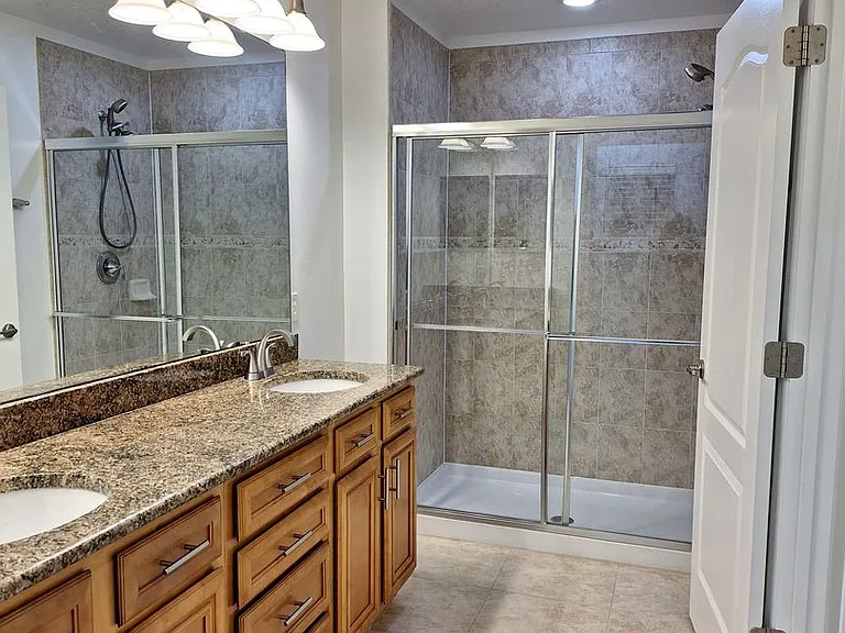 1017 Priory Cir — Photo 10