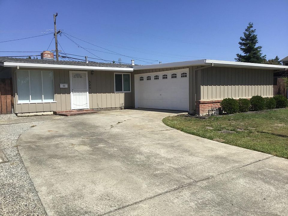 1st image of 325 Lakechime Dr