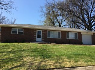 1920 Saint Louis St, Florissant, MO 63033