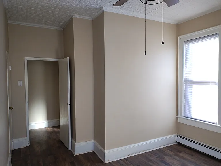 Second bedroom.