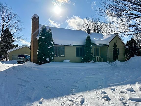 2nd image of 209 W Avenue D