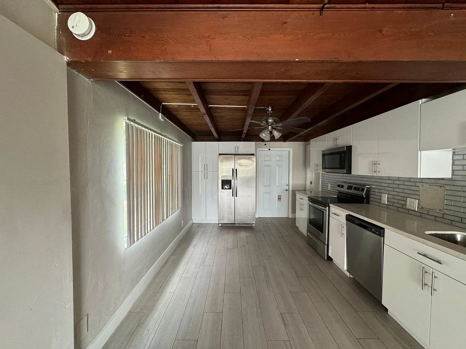 3 bed, 1092 sqft, $3,500 — Photo 2