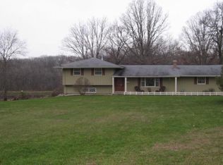 13654 Knollbrook Ln, Charleston, IL 61920