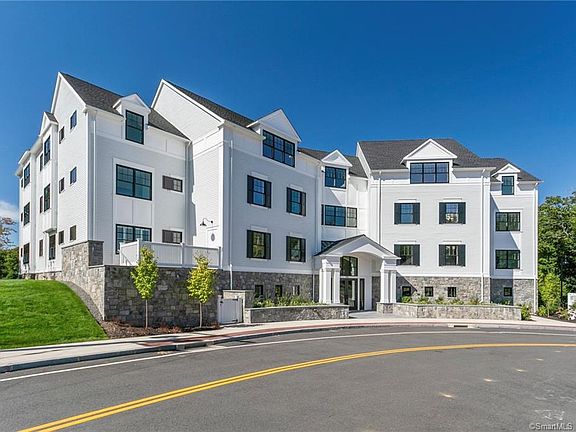 3rd image of 788 Farmington Ave #304