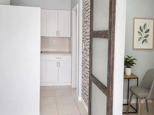 7221 Venetian St #6, Hollywood, FL 33023