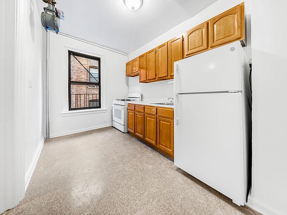 3rd image of 69 Tiemann Pl APT 32