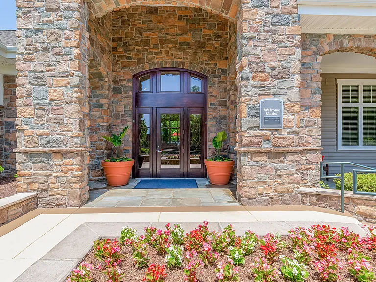Clearbrook Apartments — Photo 9