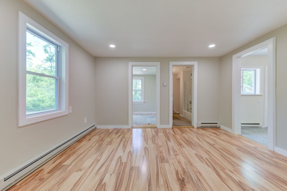 12-3956 Rte 9W