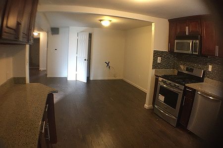 1st image of 82 Quincy St APT 1