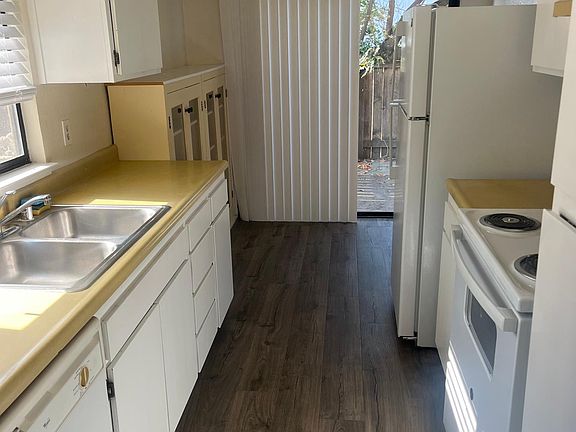 2nd image of 547 Studley St APT 16