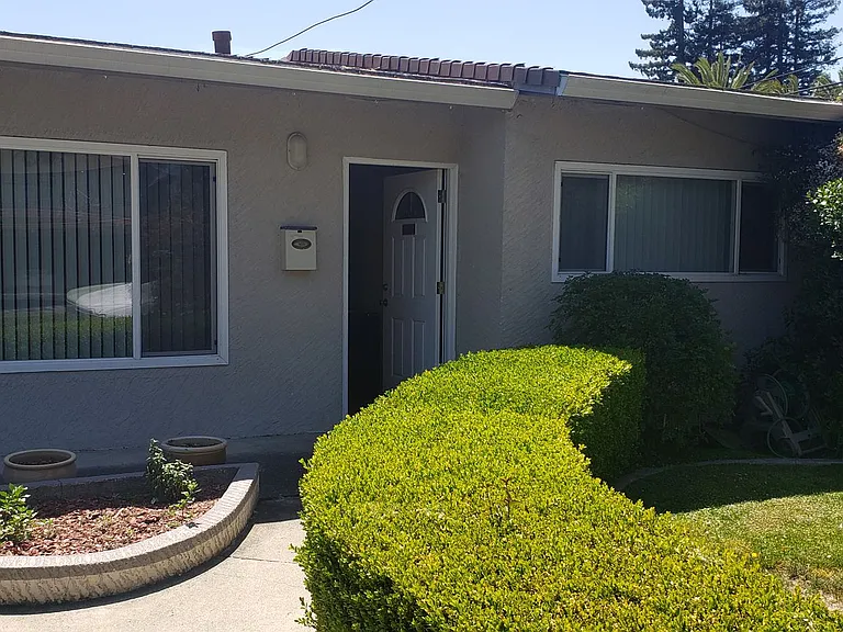All Single Story Apartment Community — Photo 44