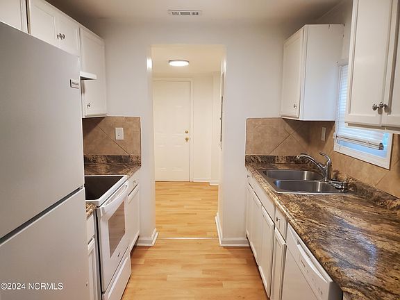 5th image of 122 Lone Pine Road