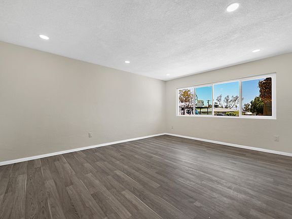 3rd image of 66710 Flora Ave