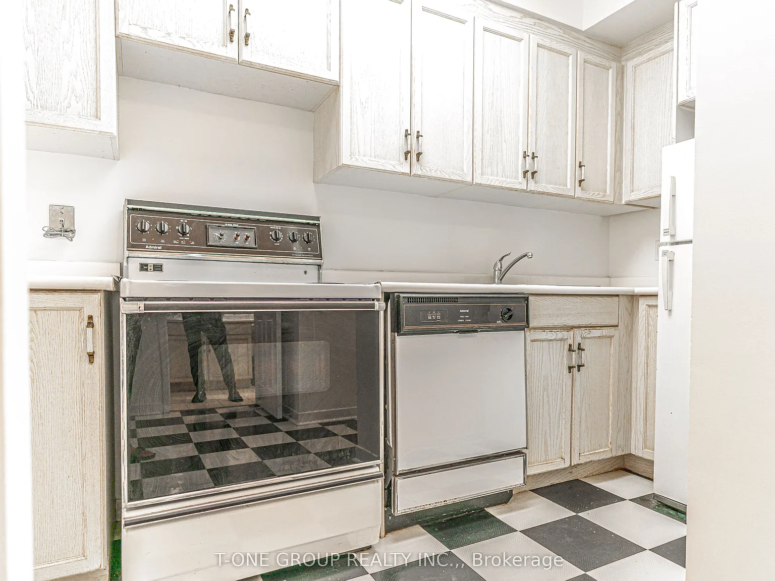 2 bed, $2,600 — Photo 3