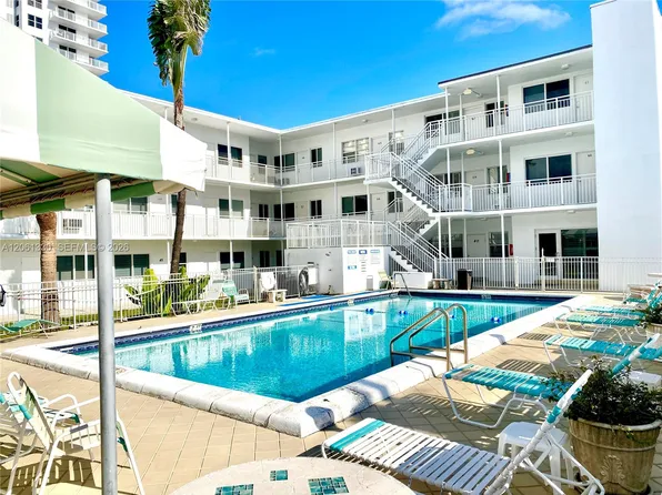 1504 S Surf Rd APT 65, Hollywood, FL 33019
