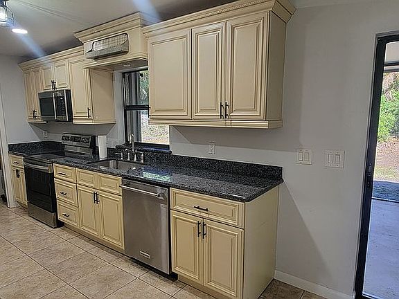 5th image of 7432 Pomegranate Dr