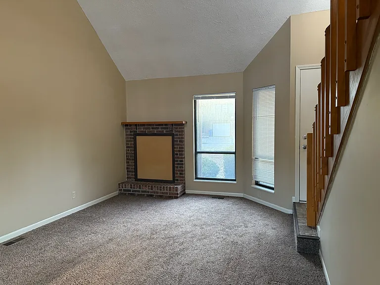 346 White Oak Ln — Photo 16