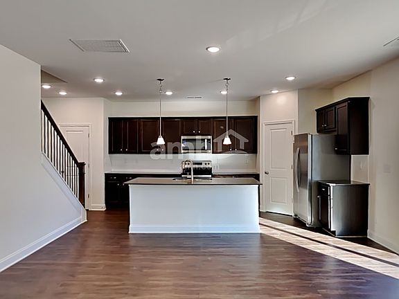 3rd image of 12121 Golden Farm Ln