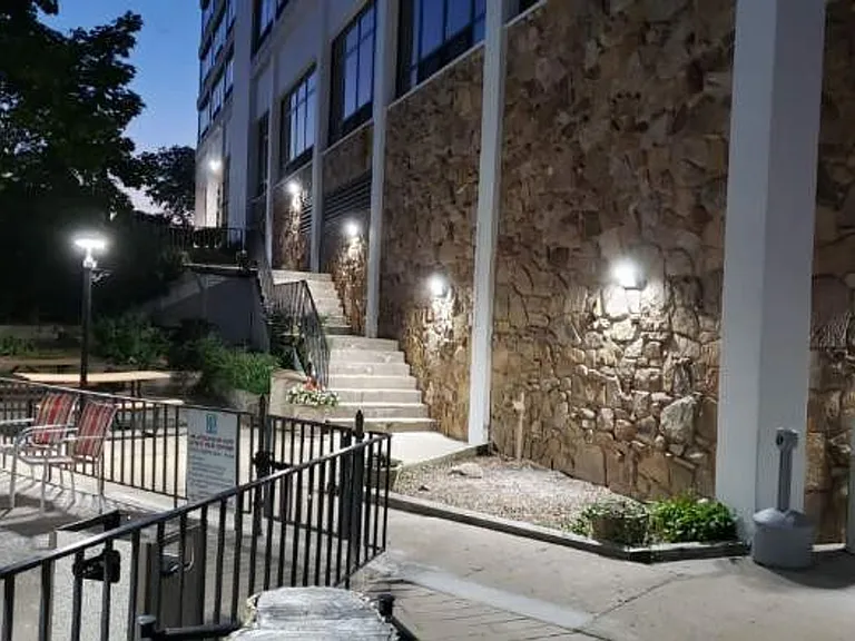 Rock River Tower — Photo 31