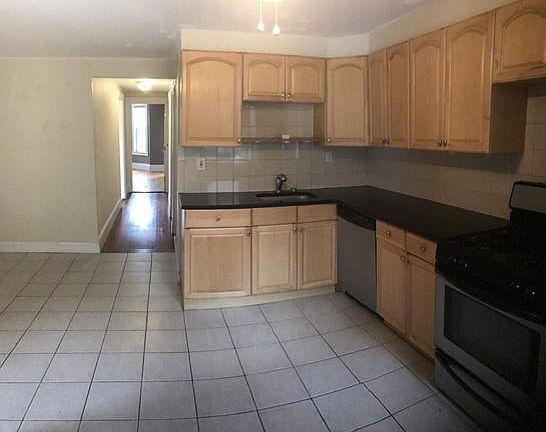 3rd image of 176-178 Hyde Park Ave #178-2