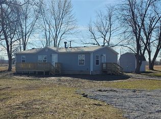2154 Old Texas Ln, Salem, IL 62881