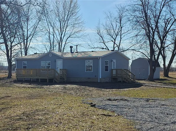 2154 Old Texas Ln, Salem, IL 62881