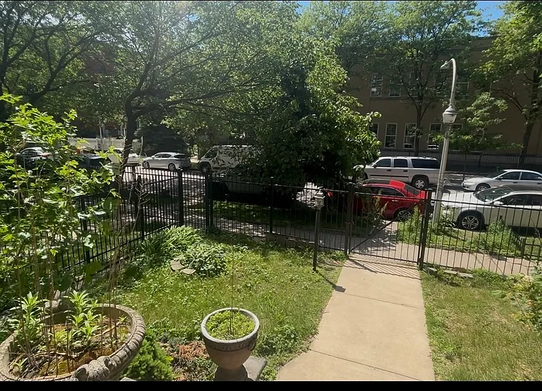 5835 N Winthrop Ave #1 — Photo 1