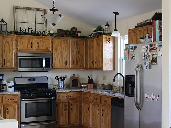 4th image of 883 Cottonwood Dr