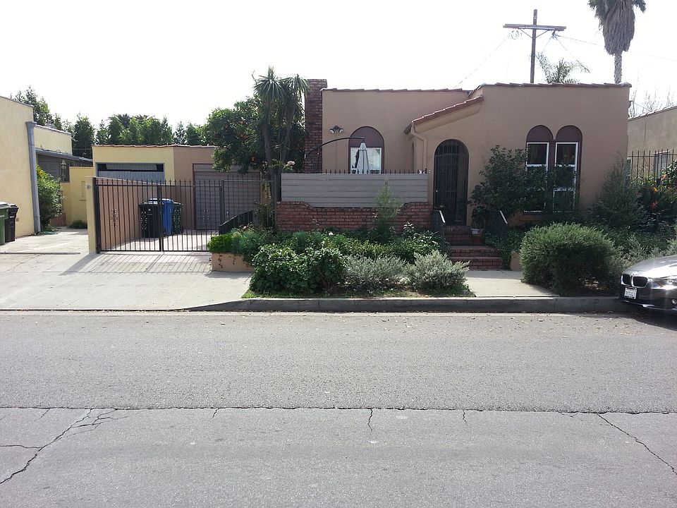 1st image of 7658 Willoughby Ave