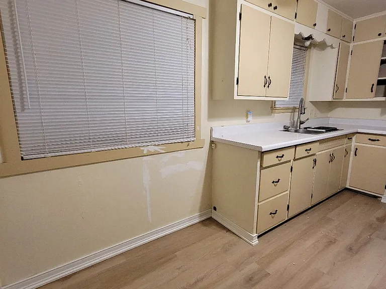 1408 Torney Ave — Photo 3