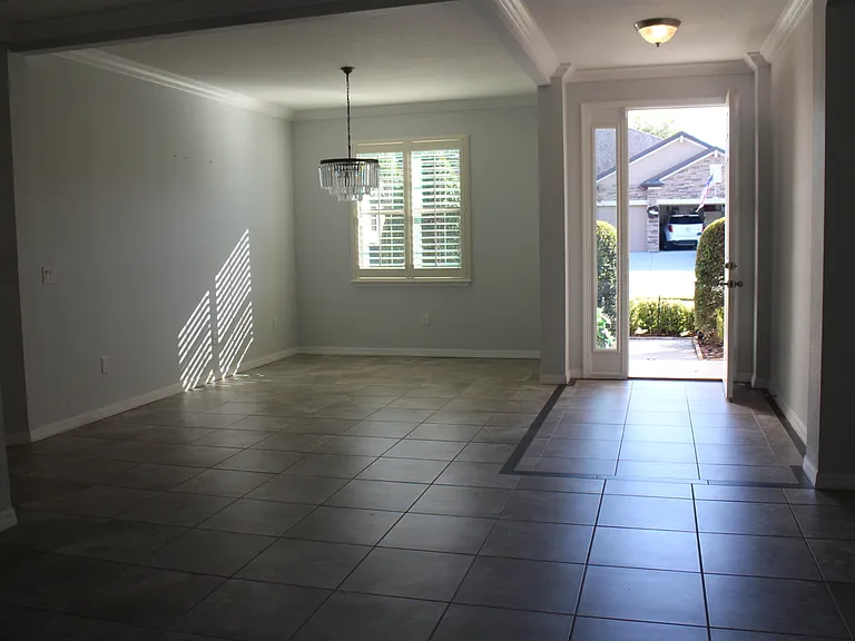 240 Volterra Way — Photo 2