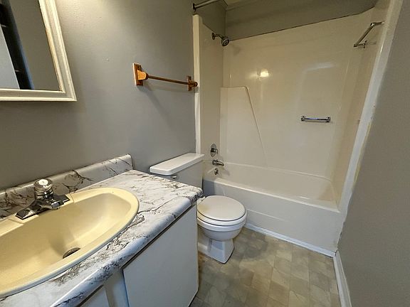 2nd image of 26 Hampshire Dr #26