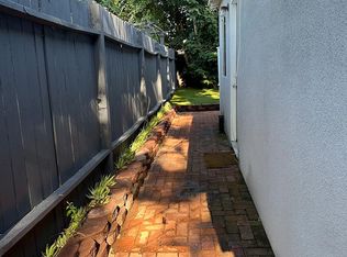 7634 Ostrom Ave, Van Nuys, CA 91406