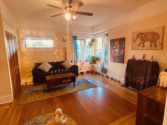3rd image of 923 20th St APT 2