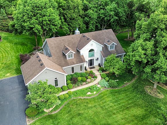 4th image of 2S025 Twin Oaks Dr