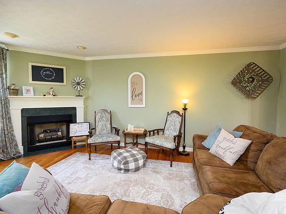 3rd image of 20555 Westchester Cir