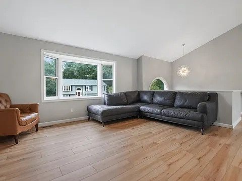 5th image of 5 Meadowsweet Rd