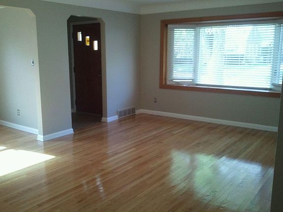 5th image of 23430 Roanoke Ave