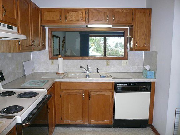 4th image of 2040 Nathan Dr SE #8