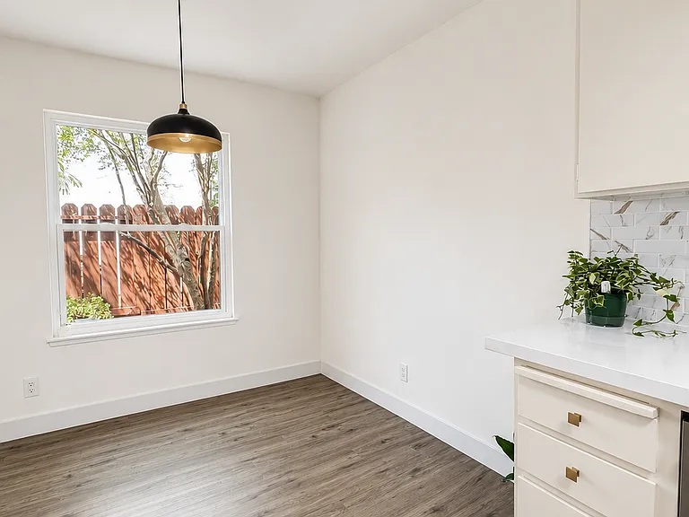1409 Bel Air Dr #A — Photo 10