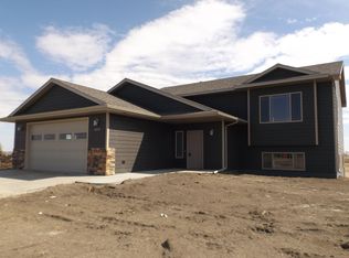 2233 Morning Glory Dr, Brookings, SD 57006