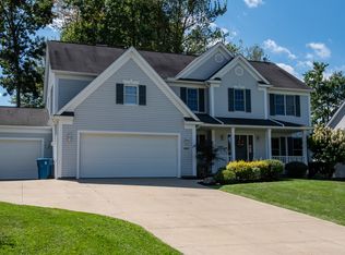 2892 Oakcrest Dr, Barberton, OH