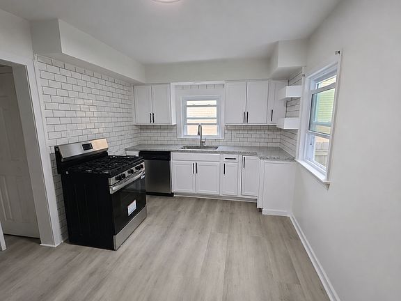 2nd image of 2506 Hill St