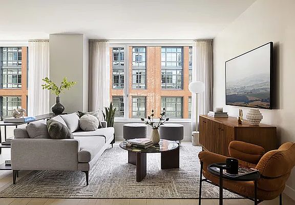 3rd image of 450 Washington St #810