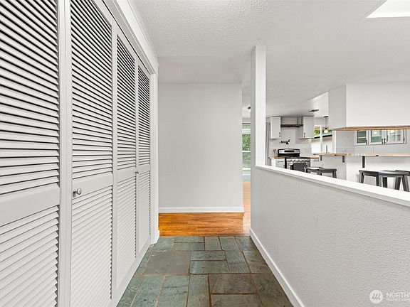 3rd image of 1716 9th Street SE
