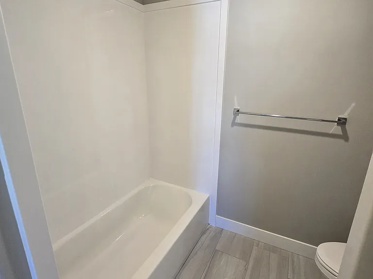 880 N Sapphire St — Photo 11