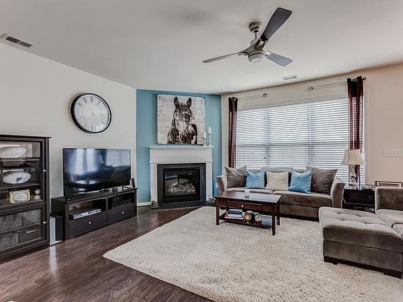 4th image of 250 Cavendar Way