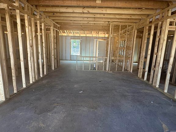 4th image of 1560 Meadows Dr