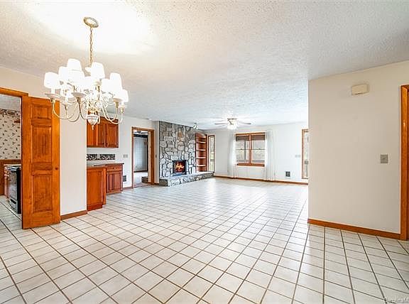 2nd image of 635 Country Club Dr