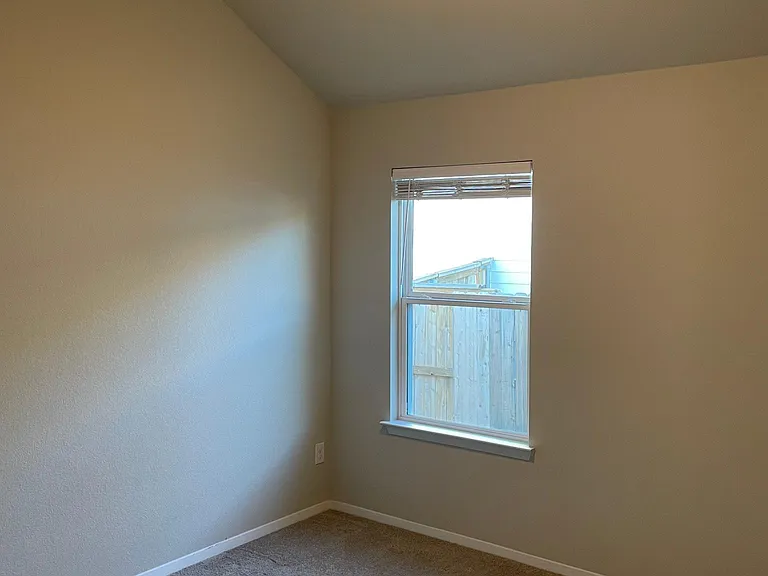 152 Shugart St — Photo 10